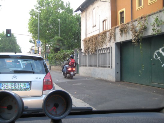 moto su marciapiede (3)