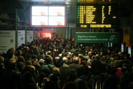 FOLLA E DISAGI A CADORNA PER LO SCIOPERO DELLE TRENORD