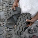 Dalle-ruote-ai-piedi-la-seconda-vita-dei-pneumatici-fuori-uso-300