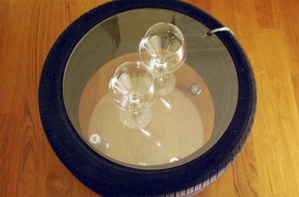 glass-tire-table-by-tavomatico