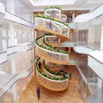 Ampersand-Living-Staircase-Paul-Cocksedge_dezeen_468_sqa-e1433432436596